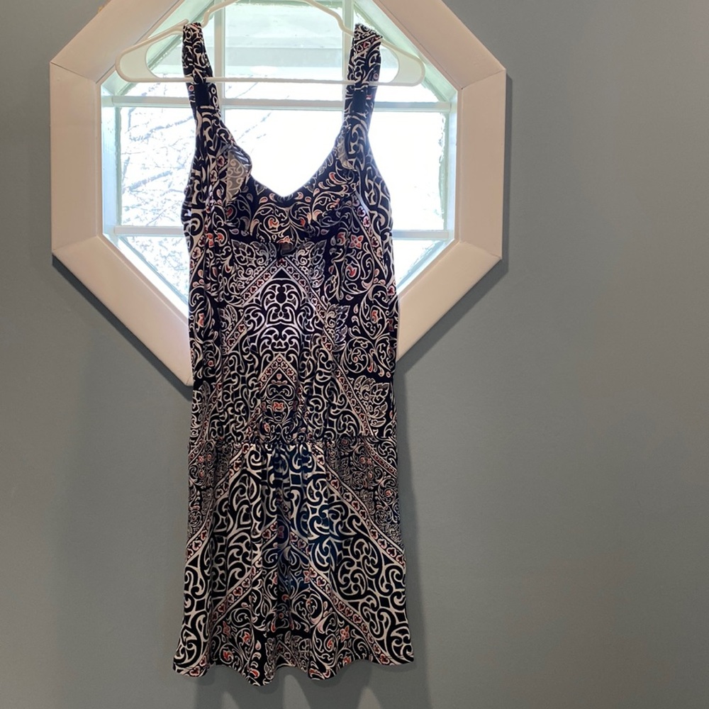 White House black market top